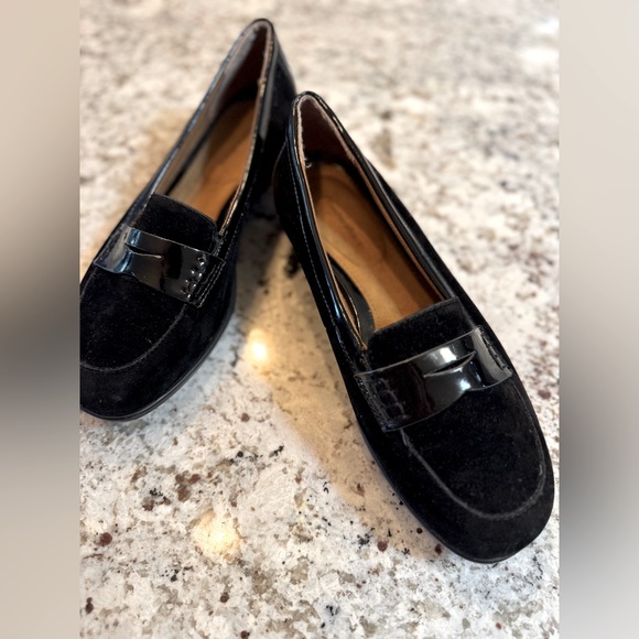 Cloudwalkers Black Patent Trim Loafers - Picture 1 of 7